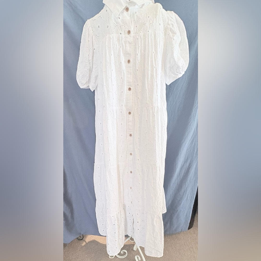 Chic White Button-Down Long Sleeve Dress